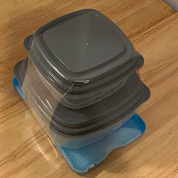 Container Set (Plastic) - Picture 3 of 3